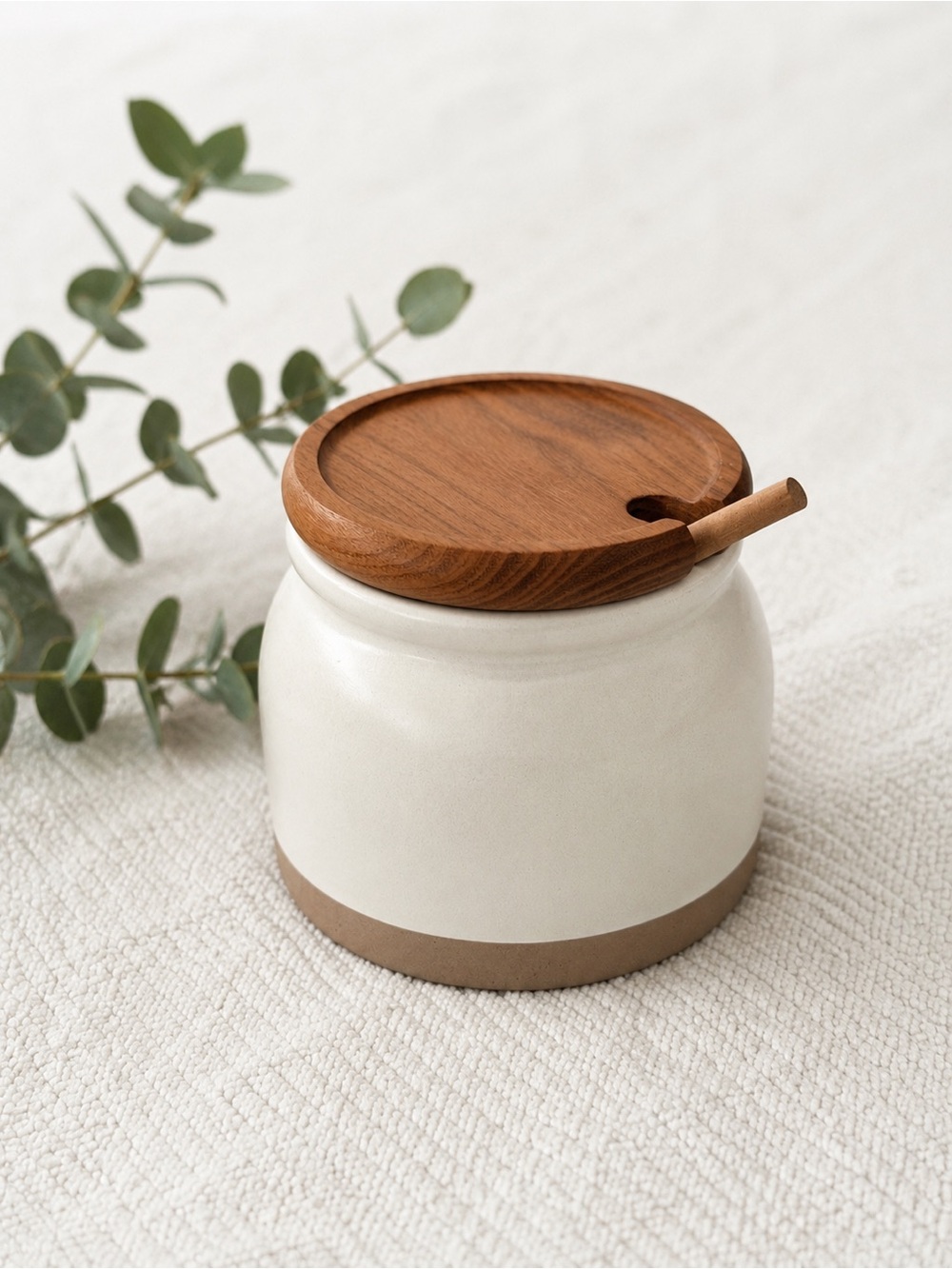 Ceramic Honey Jar with Wooden Lid - Cream & Brown